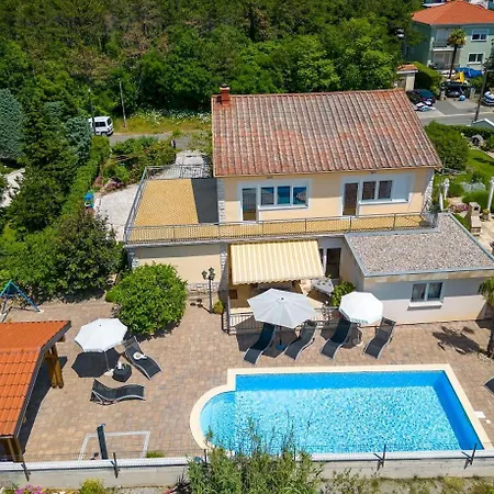Villa Mary 1425 *
