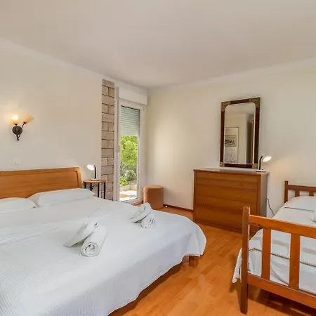 Mary 1425 יאדראנובו